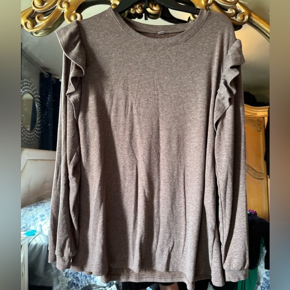 Brown / tan Ruffle Sleeve Top - Picture 2 of 6